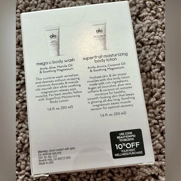 ALO Yoga white Best-Seller Body Duo - Mega-C Body Wash & Superfruit Moisturizer - Picture 2 of 2